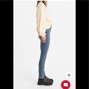 Levi’s 721 High Rise Skinny 5 pocket style jeans, size 26/28.